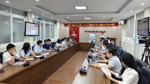 Tập huấn, hướng dẫn quản lý, vận hành và khai thác mô hình "Trạm dịch vụ công số"