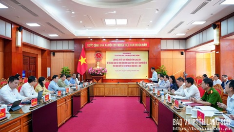 Đoàn giám sát của Ủy ban Khoa học, Công nghệ và Môi trường của Quốc hội làm việc với UBND tỉnh